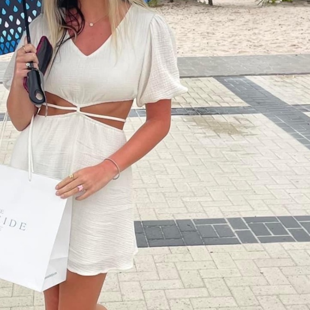 Women's White Cutout V-Neck Summer Dress
